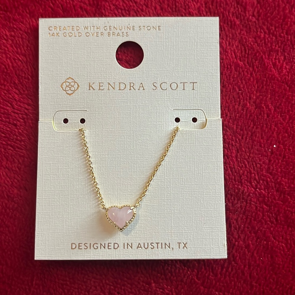 Kendra Scott rose quartz necklace